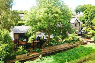 Waterfield House B&b