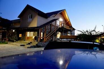 فندق على الطريق Casa De Vacanta Neagu