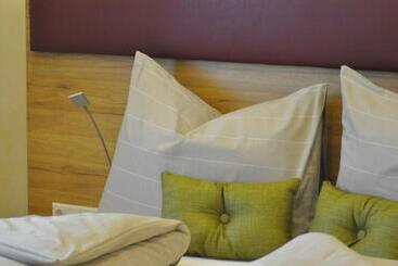 Otel Garni Mittelpunkt Europa Gmbh