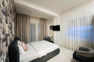 Aparthotel Riviera Studios