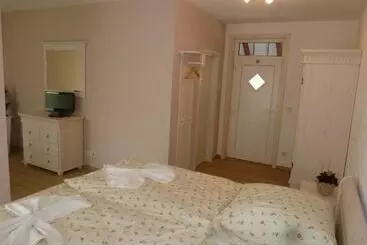 Pensjonat Café Im Hof Bed & Breakfast