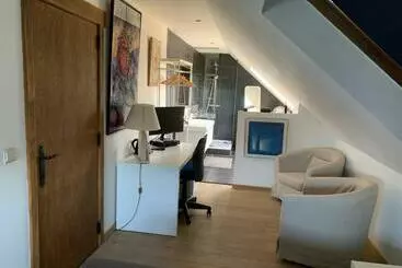 Pensione Guest House Time To Escape