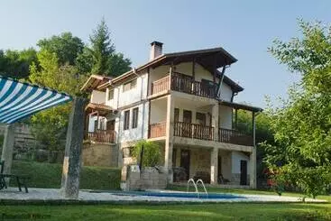 Pensão Neda S House