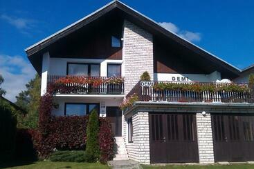 פנסיון Penzion Demi