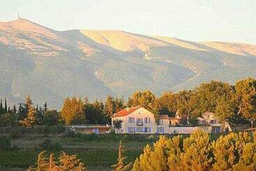 تختخواب و صبحانه Masmazan