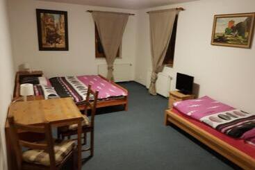 ペンション Penzion Hamerská Jizba