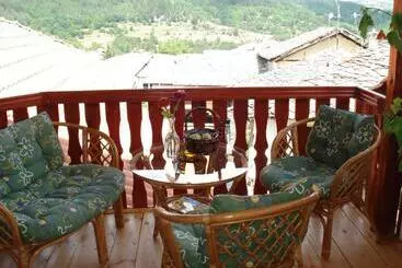 Majatalo Sharkov Guest House