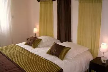 تختخواب و صبحانه La Villa Camille