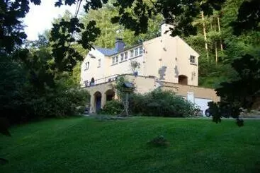 Aamiaismajoitus (B&B) Le Manoir De Morimont