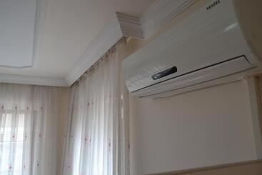 هتل آپارتمان The Twins Apartmens