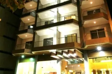 Aparthotel Britannia Suites