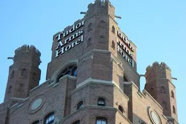 The Tudor Arms Hotel Cleveland   A Doubletree By Hilton