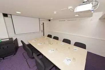 Hospedaria Yha Bristol