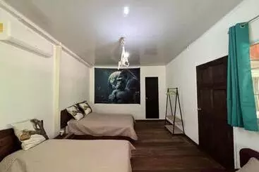 هتل Monkey Lodge Panama