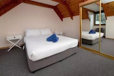 Apartahotel Kitty S Cottages   Managed By Big4 Strahan Holiday Retreat