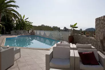 Viaros Hotel Apartments