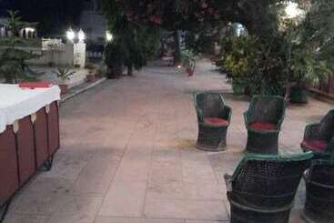 Отель Bassi Fort Palace