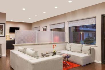 هتل Grand Villa Inn Galleria