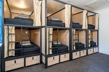 Hotel Tequila Sunrise Hostel Adelaide