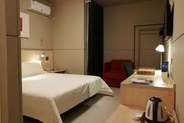 هتل Jinjiang Inn Chongqing Shopping & Entertainment