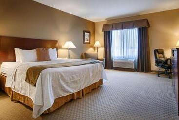 בית מלון כפרי Best Western Plus Montezuma Inn And Suites