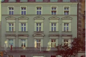 Explorer Hostel & Apartment Stare Miasto Old Town 24h #don T Be A Tourist, Be An Explorer!