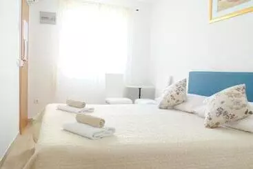 Ostello Peruzovic Rooms 1