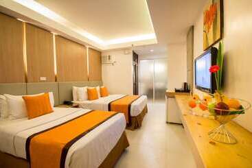 Hotel Jony S Beach Resort