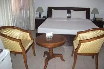 His Majesty S Hotel And Apartments