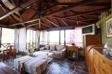 هتل آپارتمان Liadromia