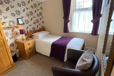 Bed and Breakfast Paignton Court