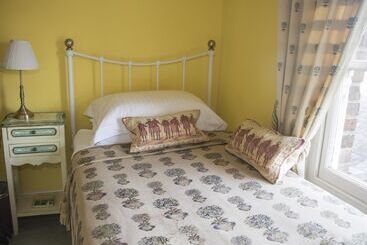 فندق Albert & Victoria Guest House