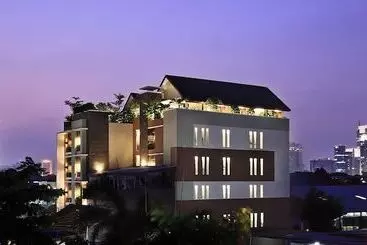 Huoneistohotelli Rasuna Icon