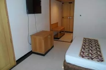 Отель Kalyan Residency