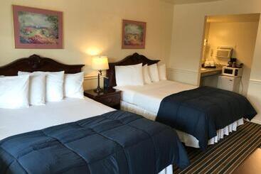 فندق على الطريق Monterey Pines Inn
