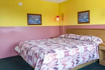 מוטל OYO Hotel Opp AL, Floral Hwy