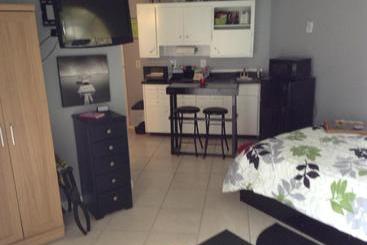 ホテル Paradise Cove at Lemon Bay