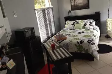 ホテル Paradise Cove at Lemon Bay