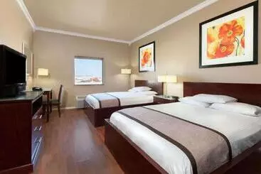 호텔 Lone Star Inn & Suites