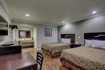 Мотель West Coast Inn Near Gem Theatre