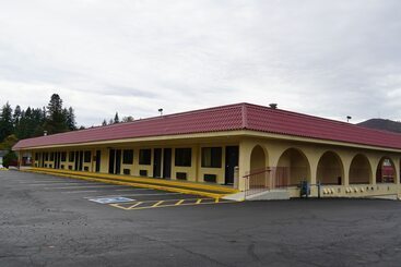 בית מלון כפרי Timberland Inn & Suites