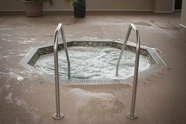 אתר נופש Illinois Beach & Conference Center, Bw Premier Collection