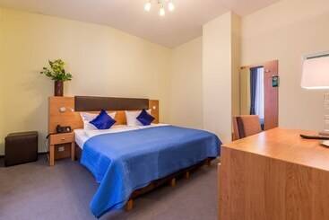 호텔 Expo Frankfurt City Centre