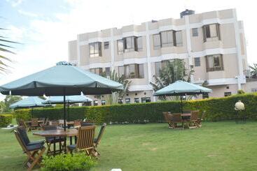 هتل Royal Green Gardens Resort