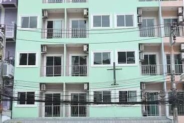 בית מלון כפרי New Forest Patong