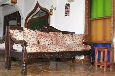 هتل Zanzibar House