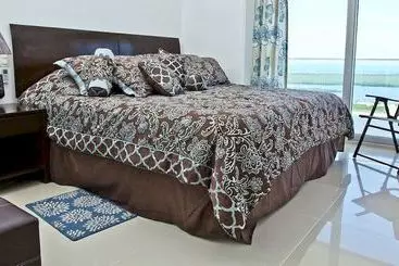 Apartament Barcelona Tower Suites