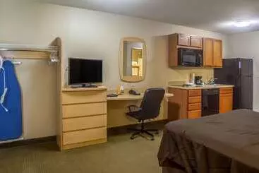 Отель Suburban Studios Triadelphia Wheeling At The Highlands