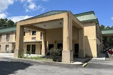 Motelli Royal Inn & Suite