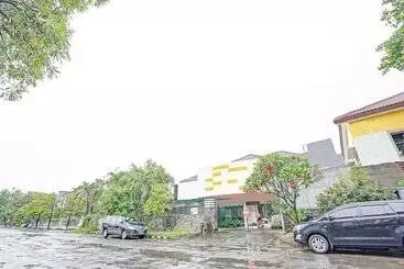 Hotel Oyo 90791 Royale Margorejo